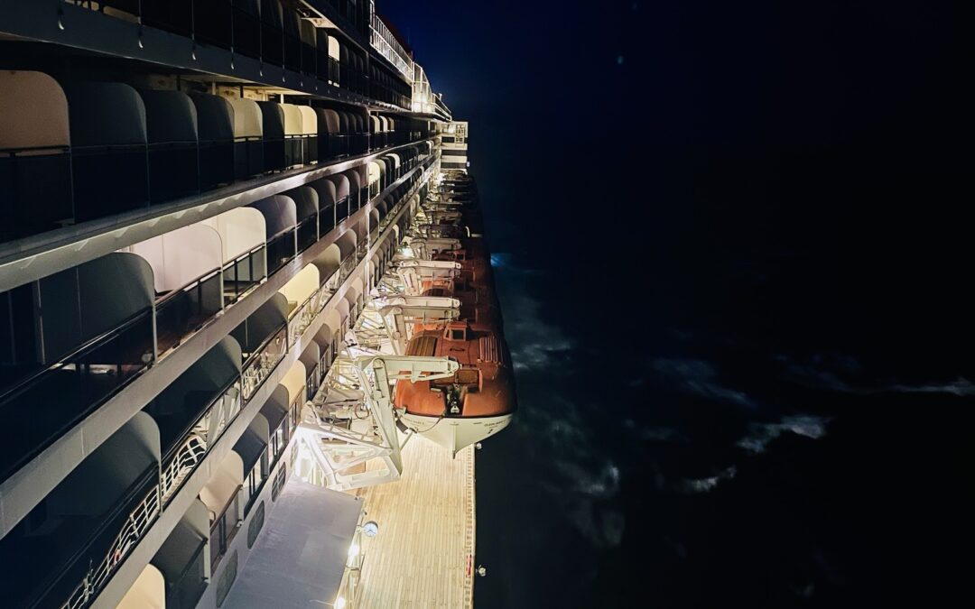 Westbound on Cunard’s Queen Mary 2